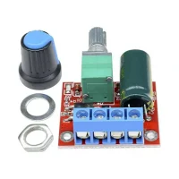 ماژول PWM با جریان 5 آمپر | کنترلر دور موتور DC 4.5-35V | 90 وات ماژول PWM با جریان 5 آمپر یک کنترلر دور موتور DC است که با استفاده از تکنیک مدولاسیون پهنای پالس (PWM) سرعت موتور یا میزان روشنایی LED را از 1 تا 100 درصد کنترل می‌کند. این ماژول با ولتاژ کاری 4.5 تا 35 ولت DC و جریان خروجی تا 5 آمپر، گزینه ایده‌آلی برای پروژه‌های رباتیک، صنایع مختلف و کنترل روشنایی است. ماژول کنترل دور موتور PWM 5Aدارای ولوم کنترل روی برد برای تنظیم دیوتی سایکل PWM و فرکانس 20 کیلوهرتز است که امکان کنترل دقیق و بدون نویز صوتی را فراهم می‌کند. این ماژول بسیار پرکاربرد در رباتیک و صنایع مختلف برای مدیریت دور موتور DC است. کاربردها کنترل سرعت موتور DC: مدیریت دور موتور DC در رباتیک و صنایع مختلف روشنایی LED : کنترل میزان روشنایی LED و لامپ‌های DC تا 5 آمپر پروژه‌های رباتیک: ماژول پرکاربرد در ساخت ربات و سیستم‌های متحرک دیمر DC : استفاده به عنوان دیمر برای لامپ‌های DC سیستم‌های صنعتی : کنترل موتورهای DC در تجهیزات صنعتی پروژه‌های DIY : راه‌حل ساده و قابل اعتماد برای کنترل سرعت موتور راه‌اندازی (Setup) 1. اتصالات ورودی (Power Input) • پورت ورودی مثبت (V+) → به منبع تغذیه 4.5V تا 35V DC مثبت متصل کنید • پورت ورودی منفی (V-) → به منبع تغذیه منفی (GND) متصل کنید 2. اتصالات خروجی (Output) • پورت خروجی مثبت (M+) → به موتور DC یا LED مثبت متصل کنید • پورت خروجی منفی (M-) → به موتور DC یا LED منفی متصل کنید 3. تنظیم سرعت/روشنایی • ولوم روی برد را بچرخانید تا دیوتی سایکل PWM از 1 تا 100٪ تنظیم شود • LED نشانگر وضعیت روشن می‌شود وقتی ماژول فعال است نکات مهم در استفاده • محدودیت ولتاژ: ولتاژ ورودی باید بین 4.5V تا 35V DC باشد • جریان حداکثر: جریان خروجی نباید بیشتر از 5 آمپر باشد • توان حداکثر: توان خروجی ماکزیمم 90 وات است • جریان استندبای کم: فقط 7 میکروآمپر در حالت آماده به کار مصرف می‌کند • موتور DC: فقط برای موتورهای DC استفاده شود )نه موتور( AC • LED: مناسب برای LED و لامپ‌های DC تا 5 آمپر